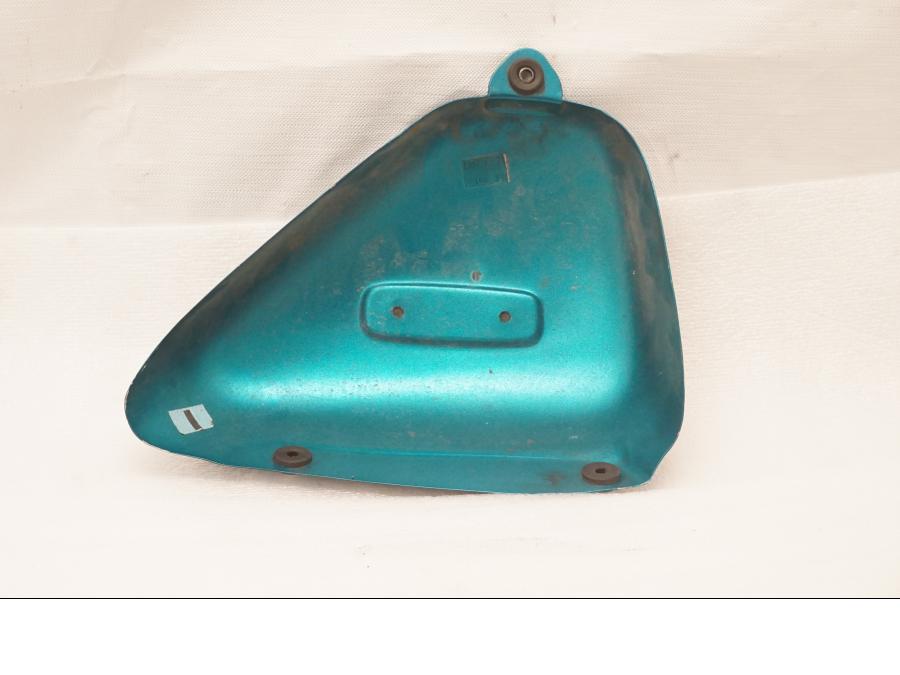 Höger sida på Sidopanel från en Triumph Legend TT -2000 motorcykel.