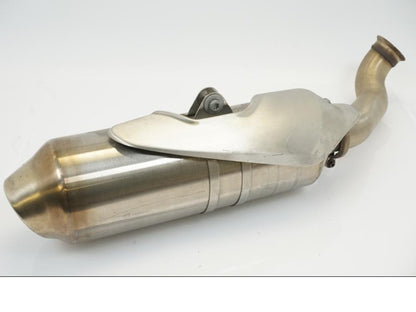 Framsidan på Ljuddämpare från en KTM 690 Duke -2012 motorcykel.