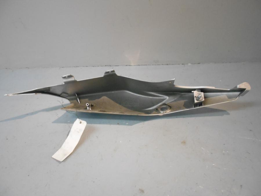 Höger sida på Bakvinge från en Suzuki GSX-R 1000 -2007 motorcykel.