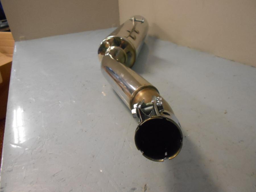 Vänster sida på Ljuddämpare från en Honda CBR 600 -2001 motorcykel.