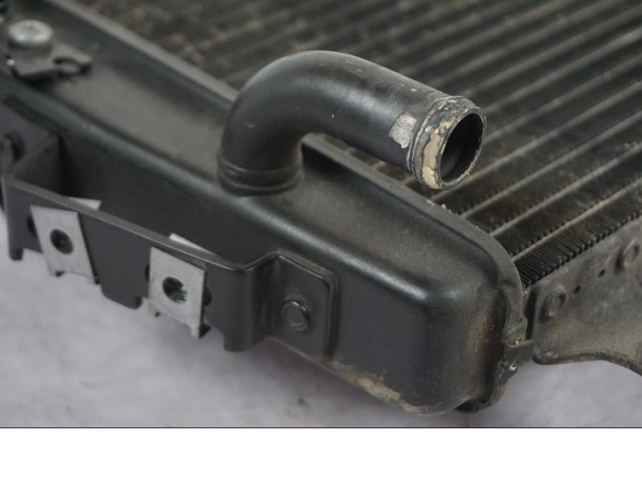 Extrabild2 på Vattenkyl från en Triumph Tiger -2009 motorcykel.