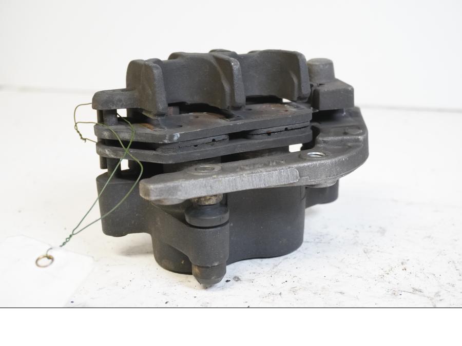 Höger sida på Bromsok från en Honda CB 600 Hornet -2003 motorcykel.