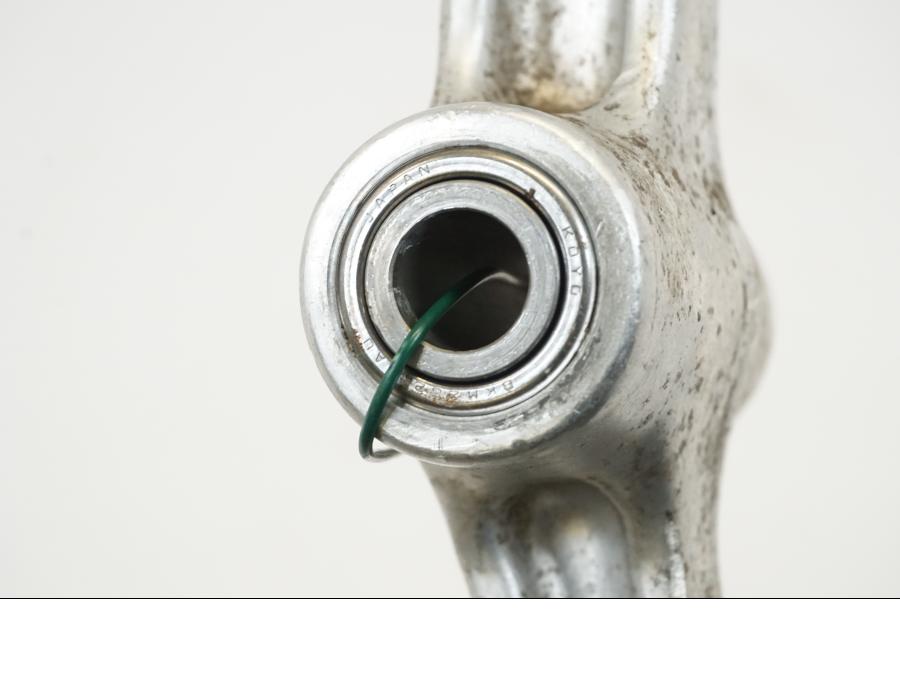 Extrabild1 på Stötdämparlänkage från en Suzuki GSX 600 F -2000 motorcykel.