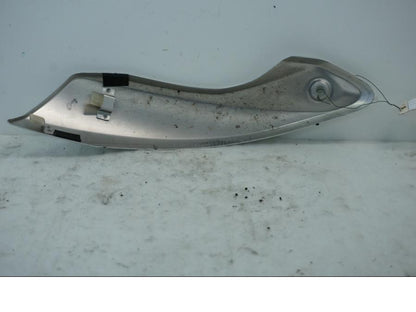 Baksidan på Sidkåpa från en Suzuki DL 1000 -2016 motorcykel.