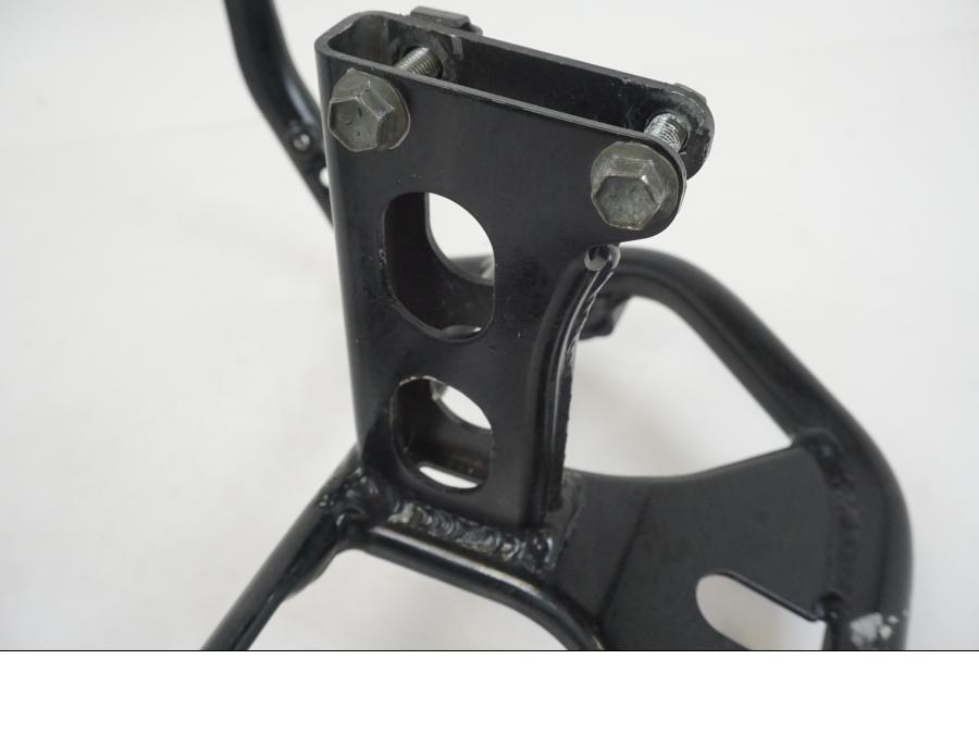 Höger sida på Toppkåpstag från en Suzuki GSX-R 750 -2001 motorcykel.