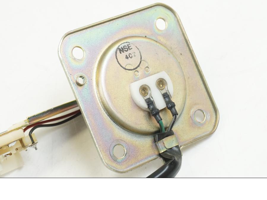 Baksidan på Bensinmätare från en Honda VFR 800 -2003 motorcykel.