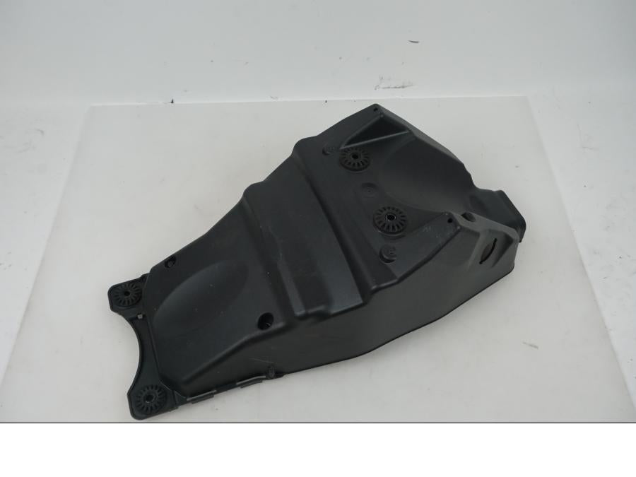 Snett uppifrån på Undertail från en Ducati Desert X -2022 motorcykel.