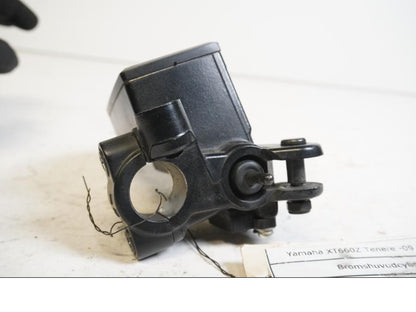 Vänster sida på Bromshuvudcylinder från en Yamaha XT660Z Tenere -2009 motorcykel.