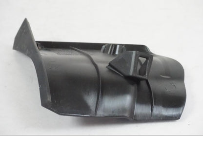 Vänster sida på Sidkåpa innerplast från en KTM 390 Adventure -2021 motorcykel.