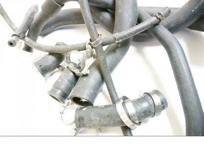 Vänster sida på Vattenkyl Slang Set från en Honda VFR 800 -2005 motorcykel.