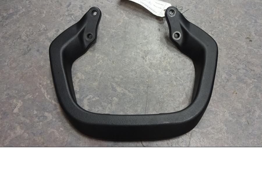 Framsidan på Passagerarhandtag från en Triumph Sprint ST -2007 motorcykel.