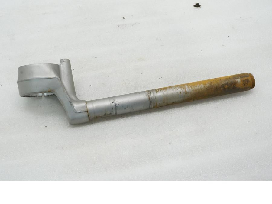 Baksidan på Styre från en Honda VFR 750 -1990 motorcykel.