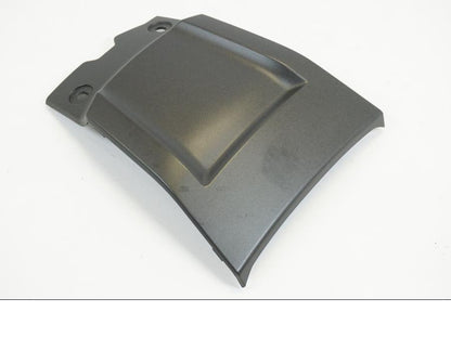 Vänster sida på Bensintankskåpa från en Yamaha MT-10 -2018 motorcykel.