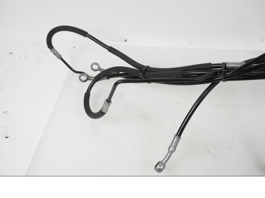 Baksidan på Bromsledning från en KTM 1290 Super Adventure S -2022 motorcykel.