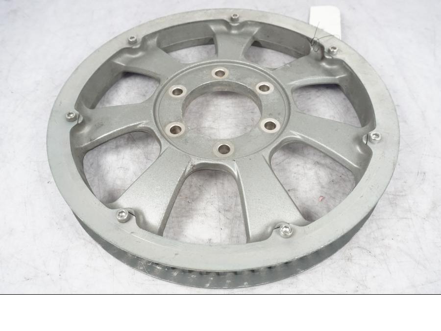 Vänster sida på Remdrev från en Kawasaki VN 1700 Classic Tourer -2009 motorcykel.