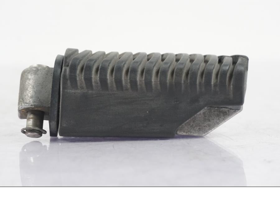 Baksidan på Fotpinne från en BMW R 1200 GS -2005 motorcykel.