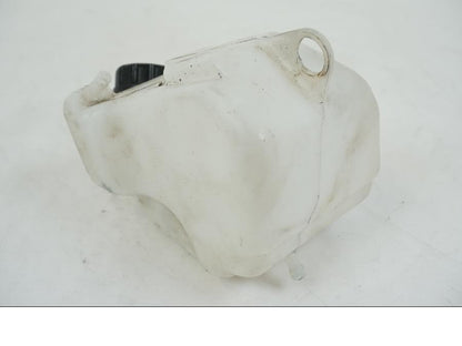 Vänster sida på Vattenexpansionskärl från en Kawasaki Z 750 -2006 motorcykel.