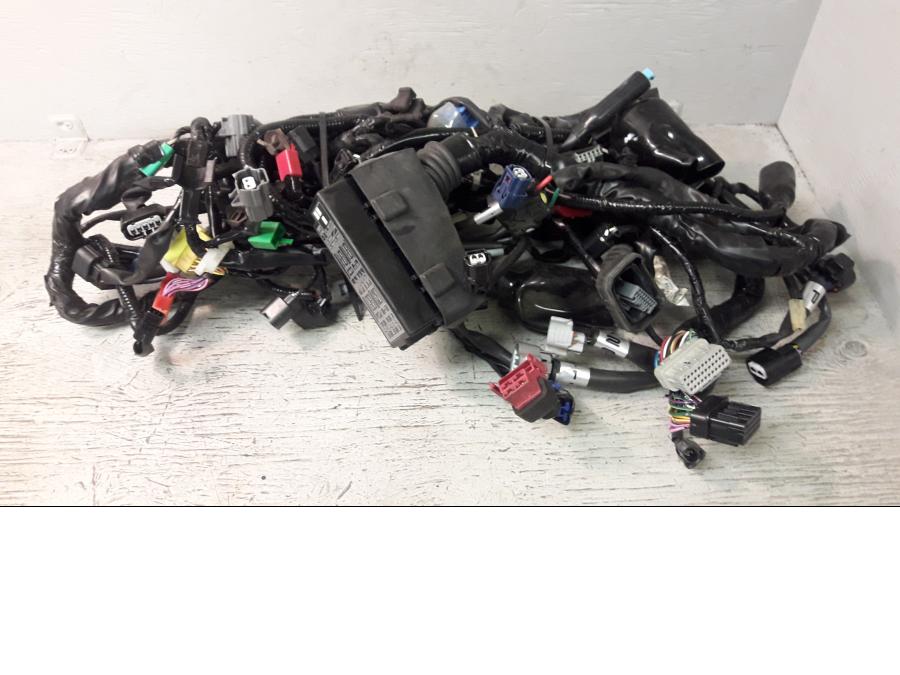 Framsidan på Kabelstam från en Honda ADV 750 -2017 motorcykel.