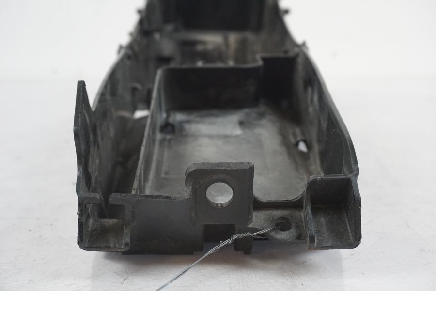 Snett uppifrån på Undertail från en Yamaha MT-07 -2019 motorcykel.