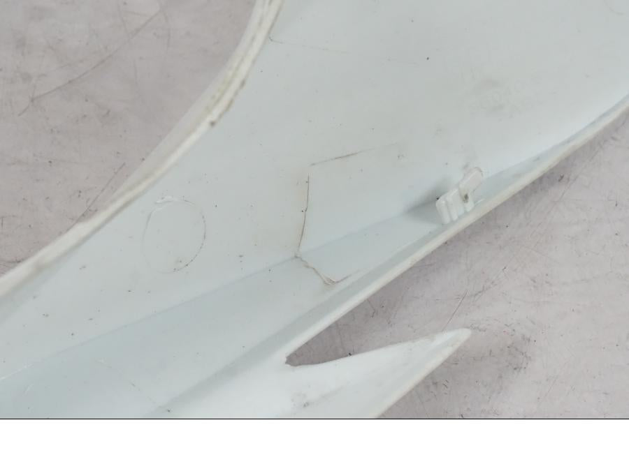 Extrabild2 på Bakvinge från en Kawasaki ZX-6R -2011 motorcykel.