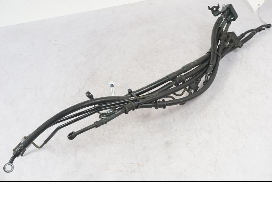 Extrabild6 på Bromsledning från en Yamaha MT-09 -2016 motorcykel.