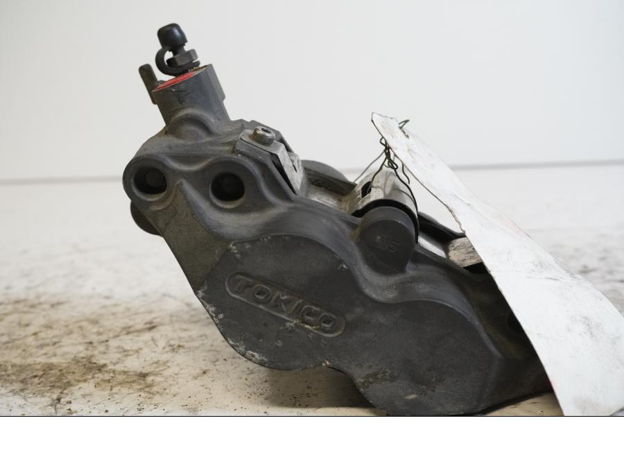 Baksidan på Bromsok från en BMW R 1100 S -2001 motorcykel.