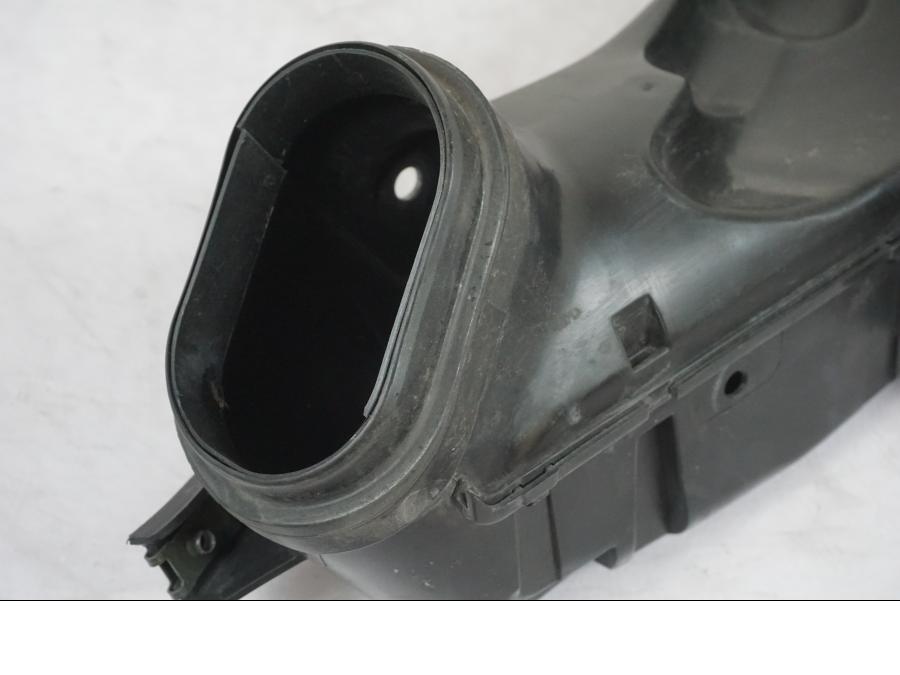 Extrabild4 på Luftrör från en Suzuki GSX-R 750 -2006 motorcykel.