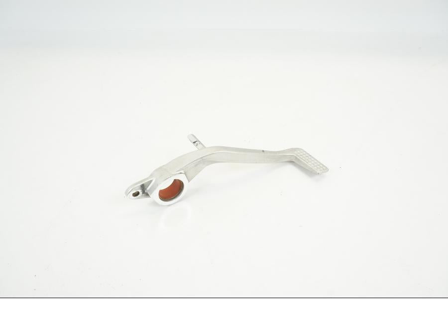 Baksidan på Bromspedal från en BMW S 1000 XR -2019 motorcykel.