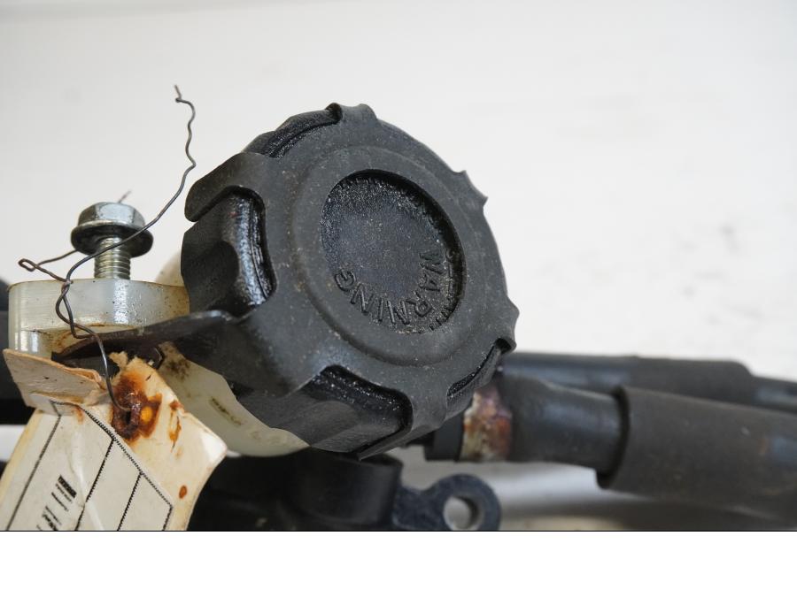 Höger sida på Bromshuvudcylinder från en Yamaha XTZ 750 -1992 motorcykel.