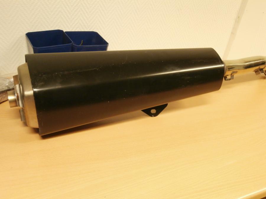 Framsidan på Ljuddämpare från en Kawasaki ZZ-R 1400 -2014 motorcykel.