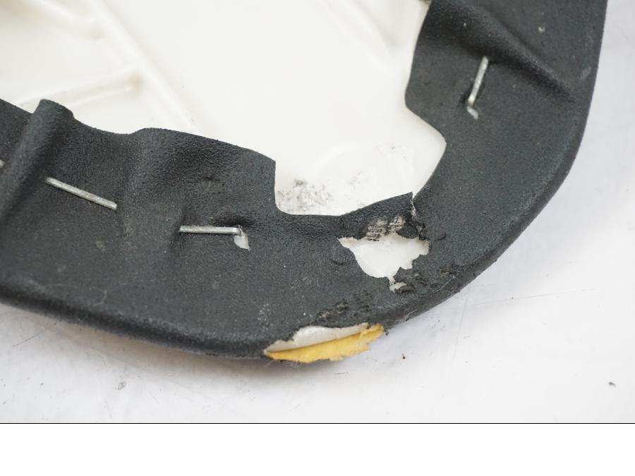 Snett nerifrån på Sadel från en Kawasaki ZX-6R -2011 motorcykel.