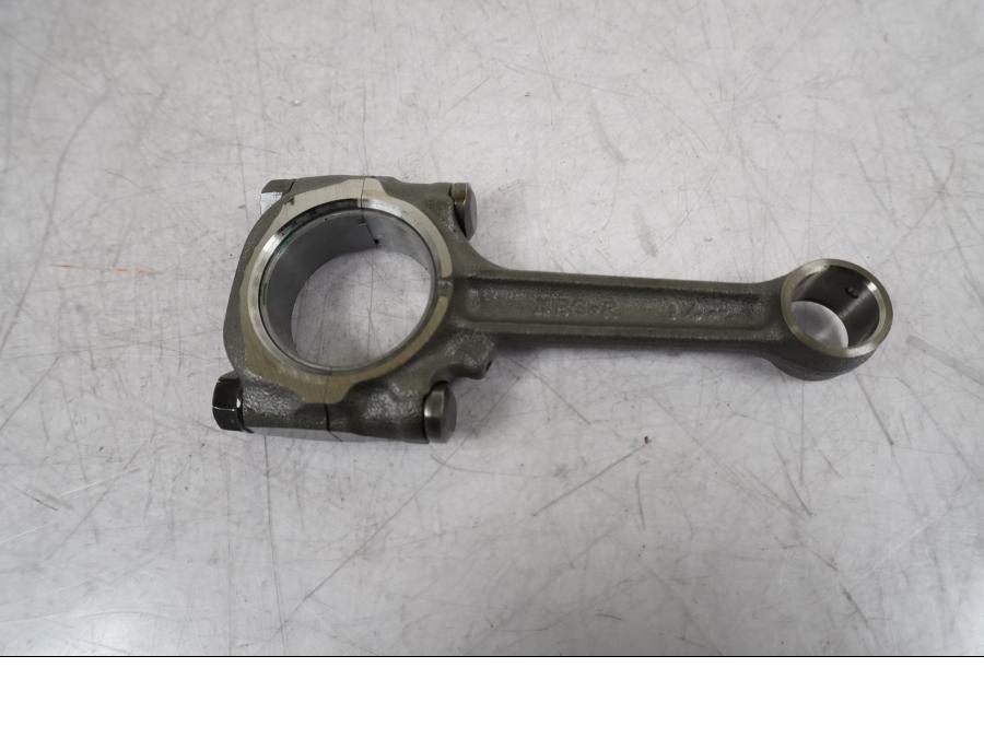 Baksidan på Vevstake från en Honda VFR 800 -2005 motorcykel.