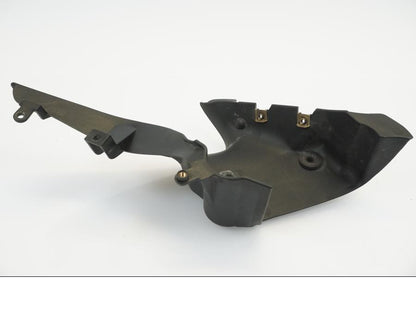 Höger sida på Luftintag från en BMW R 1150 R -2002 motorcykel.