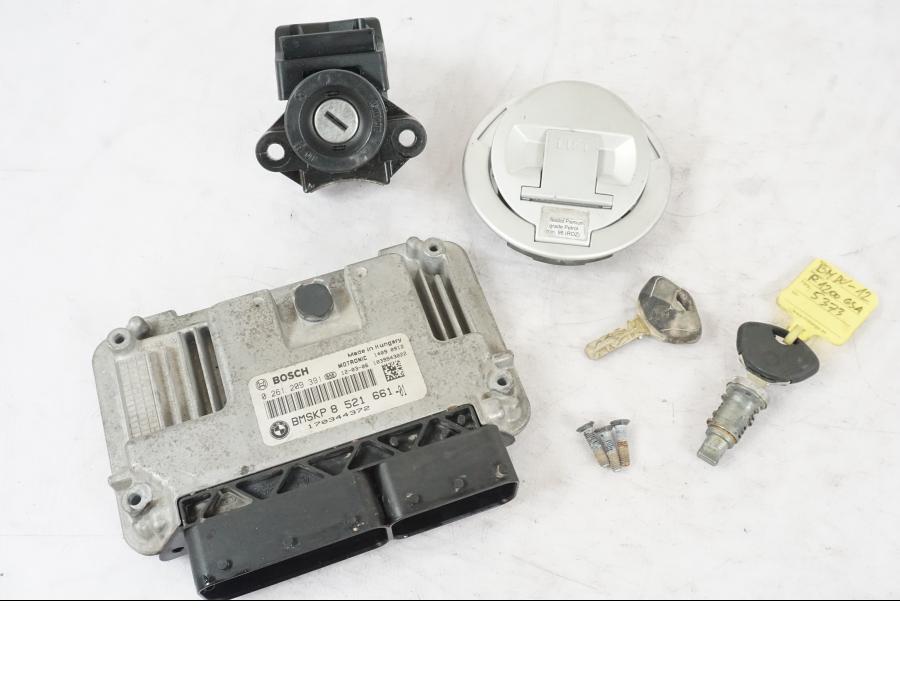 Framsidan på Låssats från en BMW R 1200 GSA -2012 motorcykel.