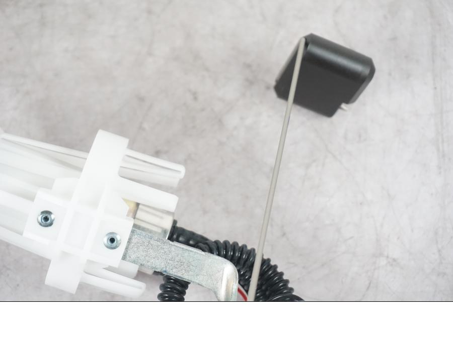 Vänster sida på Bensinpump insprut från en BMW R 1250 GS -2019 motorcykel.