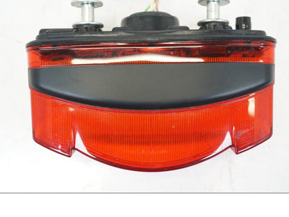 Vänster sida på Baklampa från en Honda CBR 650 R -2019 motorcykel.