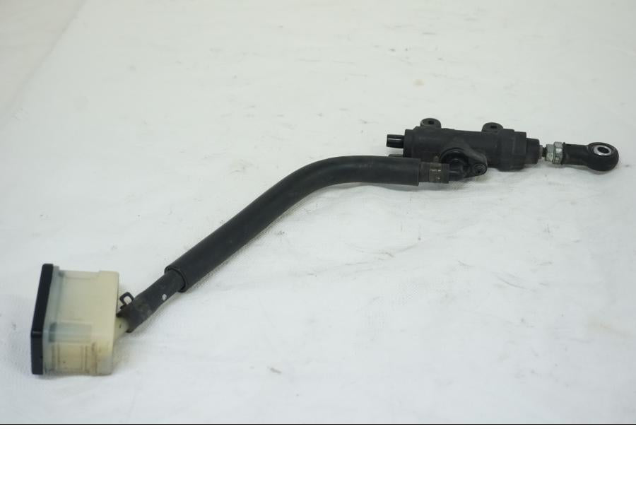 Höger sida på Bromshuvudcylinder från en Honda CBR 1000 RR -2005 motorcykel.