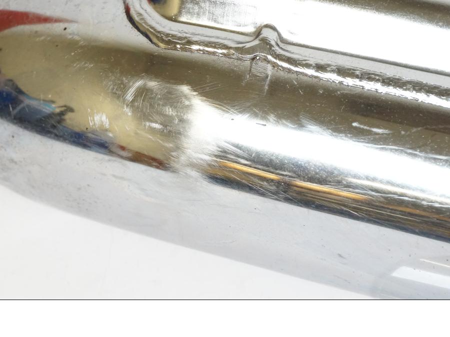 Snett uppifrån på Ljuddämpare från en Kawasaki VN 800 -1997 motorcykel.