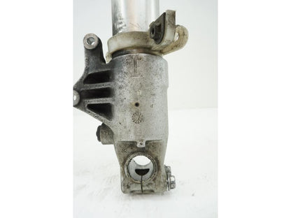 Snett uppifrån på Gaffelben från en Honda CBR 900 RR -1997 motorcykel.