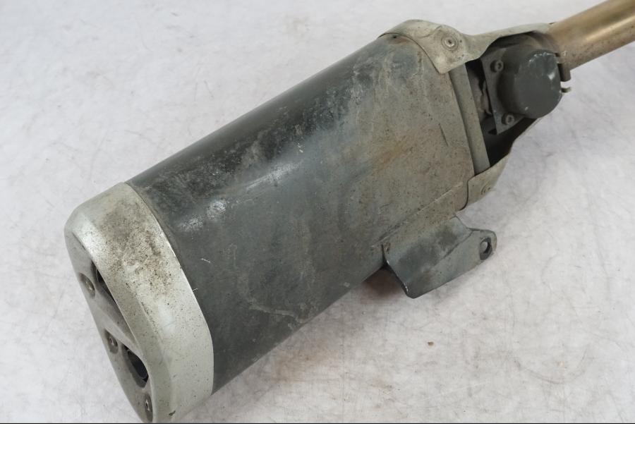 Snett nerifrån på Ljuddämpare från en Kawasaki Z 750 -2008 motorcykel.