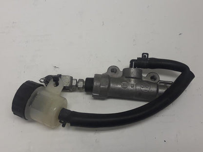 Baksidan på Bromshuvudcylinder från en Yamaha XT 660 X -2008 motorcykel.