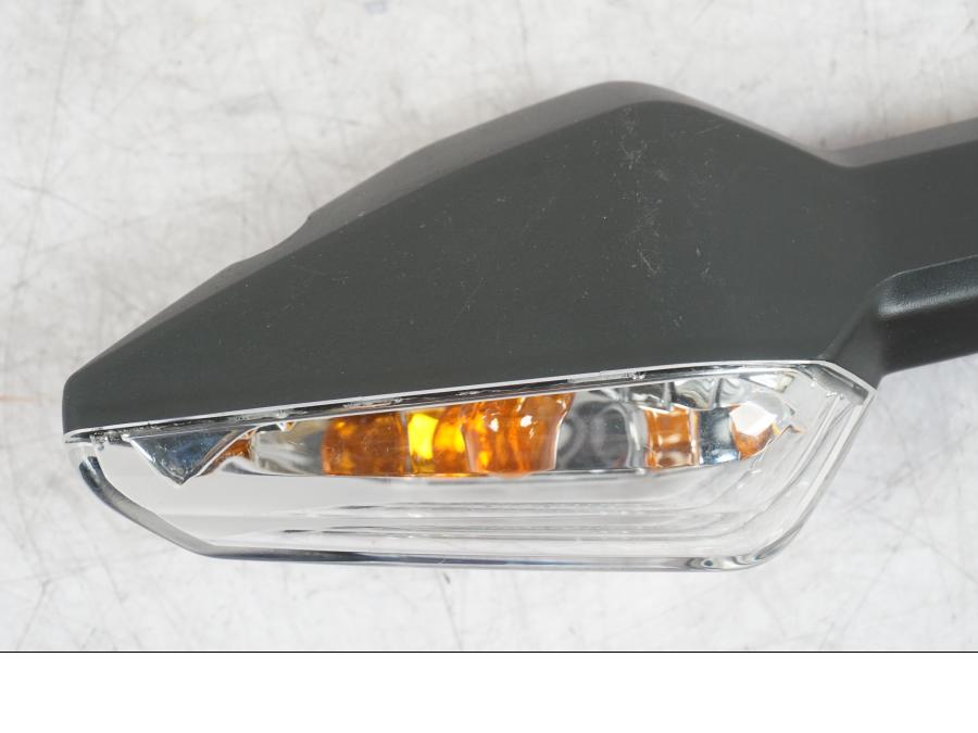 Baksidan på Blinkers från en Kawasaki Z 900 -2018 motorcykel.