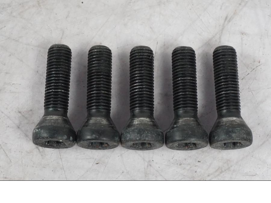 Framsidan på Skruv / Mutter etc från en BMW K 1600 GTL -2015 motorcykel.