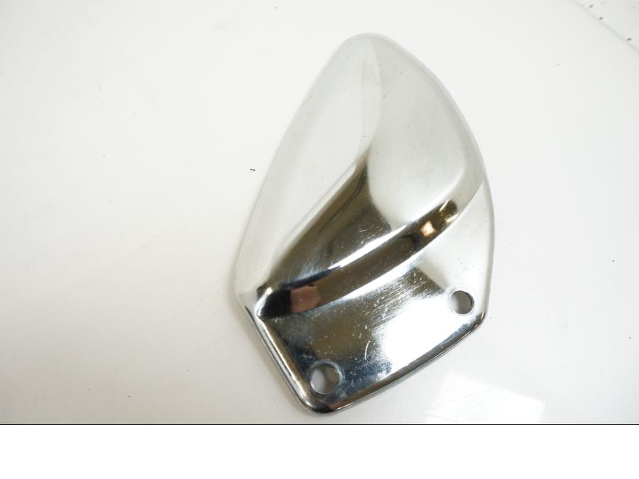 Framsidan på Fotpinnehälskydd från en Suzuki GSX 600 F -1998 motorcykel.