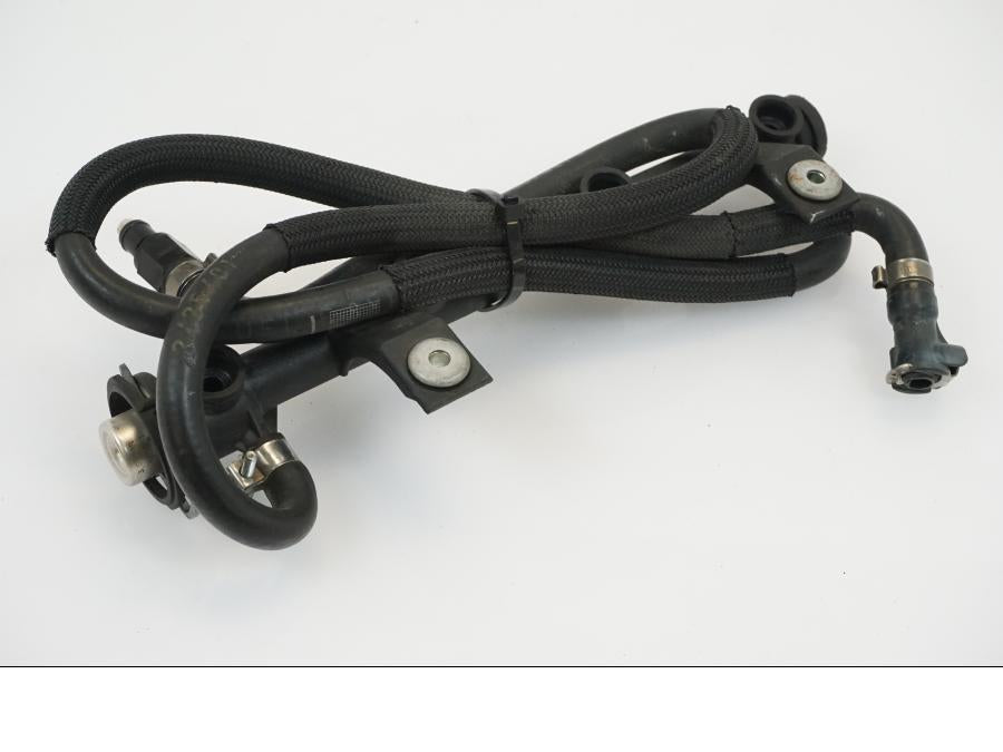 Snett uppifrån på Fuel Rail från en BMW K 1200 RS -2002 motorcykel.