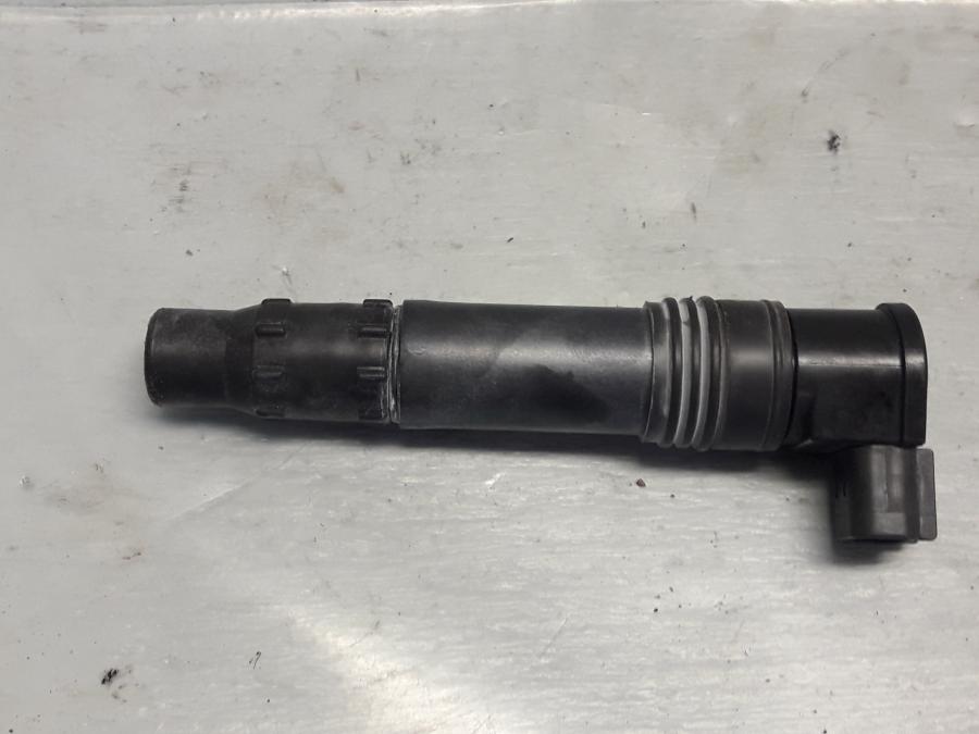 Baksidan på Tändspole från en Kawasaki Z 1000 -2013 motorcykel.