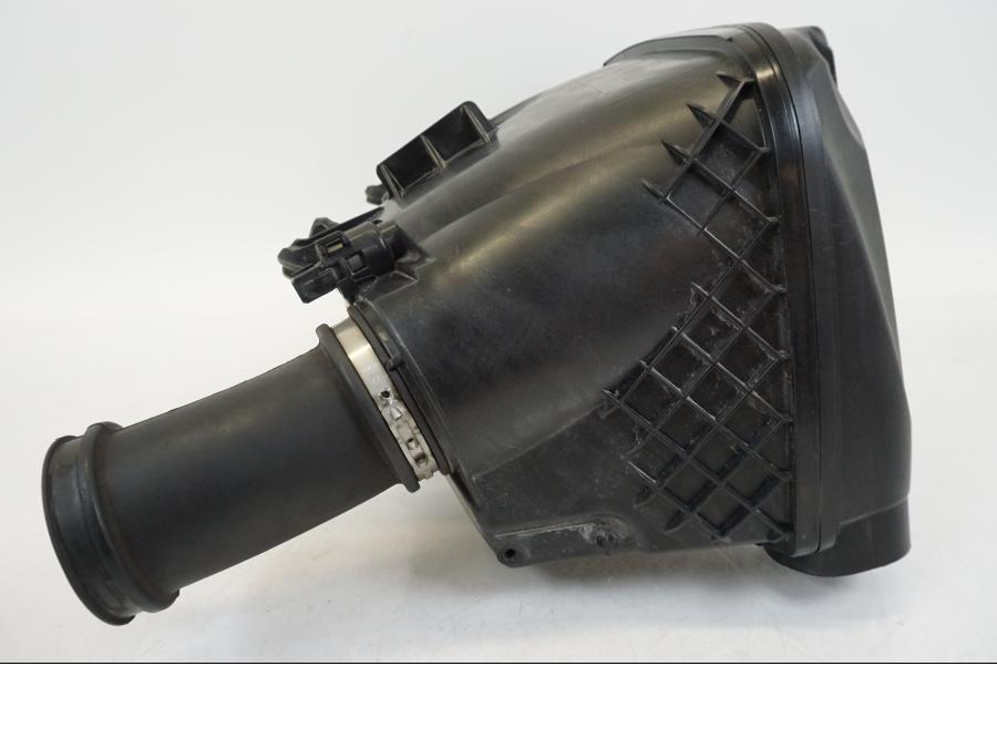 Snett nerifrån på Luftburk från en BMW R 1250 GS -2019 motorcykel.