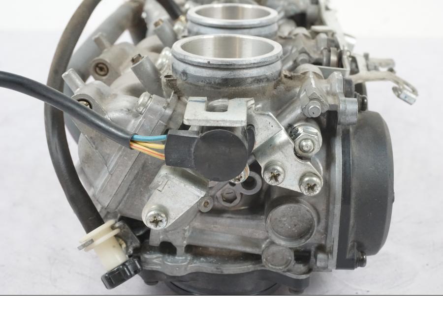 Extrabild3 på Förgasare från en Honda CBR 1000 F -1999 motorcykel.