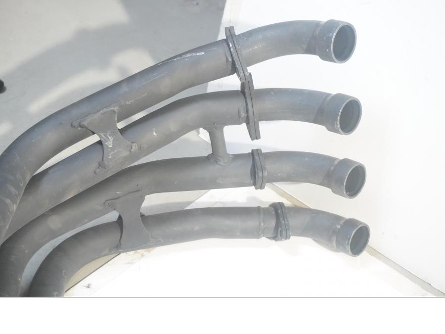 Baksidan på Grenrör från en Suzuki GSX-R 750 -2000 motorcykel.