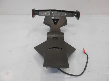 Vänster sida på Skylthållare från en Kawasaki Z 900 -2018 motorcykel.